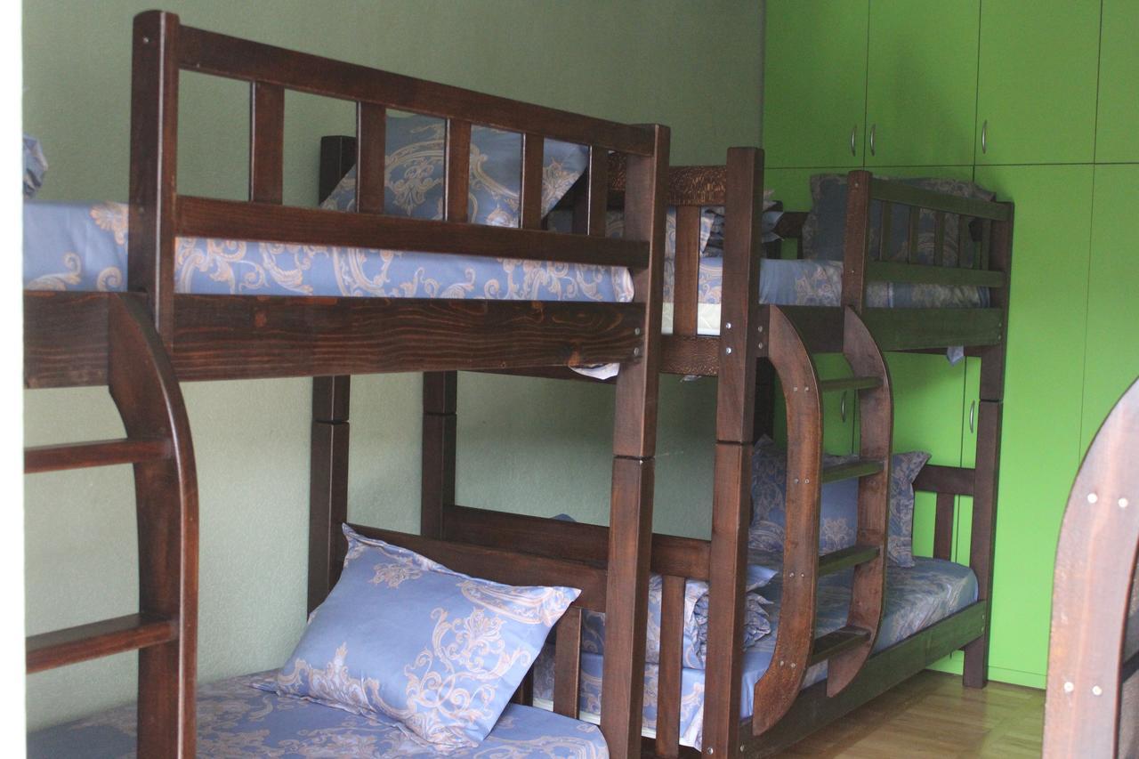 Herrmas Hostel Тбилиси Экстерьер фото