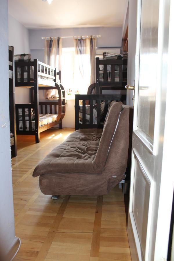 Herrmas Hostel Тбилиси Экстерьер фото